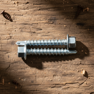 Vis autoperceuses PDC Modèle 14 à tête hexagonale, entraînement hexagonal, pointe TEK, classe 4.8 6.8, filetage grossier, acier au carbone zingué, en pouces - Product Image 1