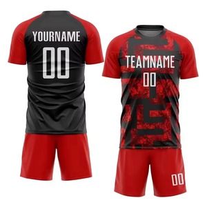 Uniforme de Fútbol Personalizado OEM ODM, Nuevo Conjunto de Camiseta con Diseño Gráfico Rojo y Negro, Nombre y Número Personalizados, Transpirable y de Secado Rápido - Product Image 1
