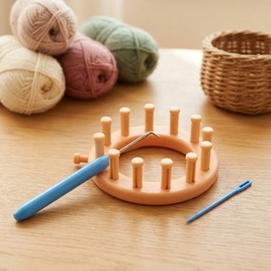 HC0162 Spool Loom w/chrochert and <b>plastic</b> needle| Blue <b>Plastic</b> Spool Loom with Crochet <b>Hook</b> and Needle Portable Crochet Kit - Product Image 6