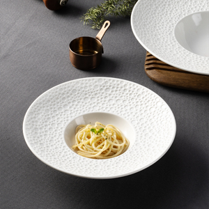 Service de vaisselle en <span class=keywords><strong>porcelaine</strong></span> haute température YAYU – Assiettes à pâtes blanches gravées pour hôtels, <span class=keywords><strong>design</strong></span> personnalisé, en céramique pour restaurants - Product Image 1