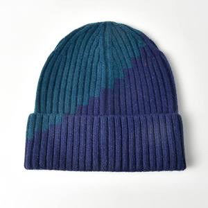 Gorros de Invierno con Degradado de Color, Gorros Personalizados al por Mayor, Calidad Constante, Colores y Tallas Clásicas de Streetwear - Product Image 5