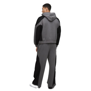 Conjunto Deportivo para Hombre de Dos Piezas, Sudadera con Capucha Personalizada y Pantalones Deportivos de Corte Holgado, en Felpa Gris y Negra, Estilo Moderno para Invierno - Product Image 2