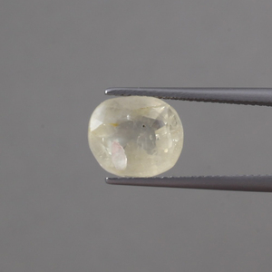 ไพลินสังเคราะห์สีเหลืองทรงคุชชั่น ขนาด 10.5x9 มม. 8 มม. น้ำหนัก 6.03 กะรัต ได้รับการรับรองจาก IGI คุณภาพดี สำหรับทำเครื่องประดับ ผ่านการเคลือบแว็กซ์/น้ำมัน - Product Image 1