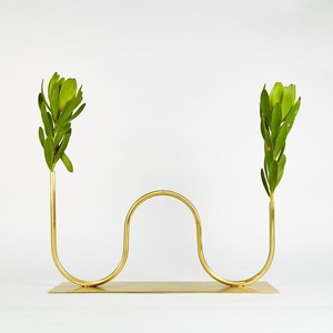 Florero Metálico de Lujo con Forma de Ola, Moderno Florero Decorativo de Mesa, Florero Doble de Diseño, Centro de Mesa Contemporáneo - Product Image 1