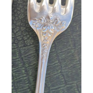 Ensemble de couverts élégants en métal, 6 pièces, avec poignées ornées, pour mariage et usage domestique, passe au lave-vaisselle, finition polie miroir - Product Image 4