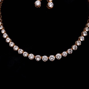 Conjunto de Collar de Tenis de Lujo con Circonitas Cúbicas AAA |   Joyería con Apariencia de Diamante Chapada en Oro de 22K |   Collar de Novia Flexible para Mujer - Product Image 4