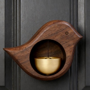 Campana de puerta para pájaros de madera hecha a mano |   Timbre rústico de madera para puerta |   Campana Decorativa Colgante para Puerta de Entrada del Hogar - Product Image 2