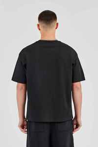 เสื้อยืดโอเวอร์ไซส์ทรงหลวมสำหรับผู้ชาย ผ้าฝ้าย 100% คุณภาพพรีเมียม พร้อมโลโก้พิมพ์ดิจิทัลตามสั่ง - Product Image 6