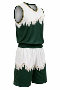 Ensemble de maillots de basket personnalisés sublimés, col en V, manches courtes, vert et blanc, anti-humidité, séchage rapide, taille élastique, 100% - Product Image 3