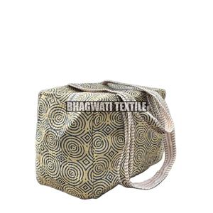 Grands sacs de sport à fleurs en coton pour femmes, tissu matelassé fait à la main, fermeture éclair, accessoires de voyage colorés, cadeaux de vacances - Product Image 2