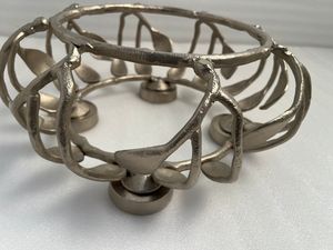 Porte-bougie décoratif en aluminium avec finition nickel pour une décoration festive et la création d'une ambiance lumineuse élégante - Product Image 2
