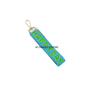 Nouveauté : Porte-clés personnalisés faits à la main en perles de verre avec motifs brodés pour les événements scolaires, universitaires et les fans des jours de match - Product Image 6