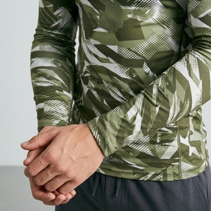 Chemise de compression camouflage à manches longues pour homme, col rond, séchage rapide, coupe ajustée, jersey sportif en polyester tricoté - Product Image 4