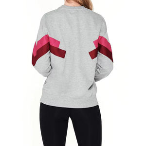 Sweat-shirt gris à col rond pour femme, manches color block rose et rouge, coupe classique, manches longues, en coton tricoté, pour l'automne - Product Image 2