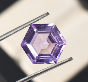 อเมทิสต์สีม่วงอ่อนเหลี่ยมเพชรพลอย6มม. ถึง20มม. ห้องปฏิบัติการสร้างพลอยอเมทิสสีม่วงหลวมสำหรับการทำเครื่องประดับ DIY - Product Image 4