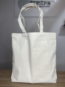 กระเป๋าโท้ทผ้าแคนวาสสไตล์โบฮีเมียนสำหรับผู้หญิง แฟชั่นรักษ์โลก พร้อมสายสะพายไหล่ตกแต่งตัวอักษร  รับสกรีนโลโก้ เหมาะสำหรับไปทะเล - Product Image 6