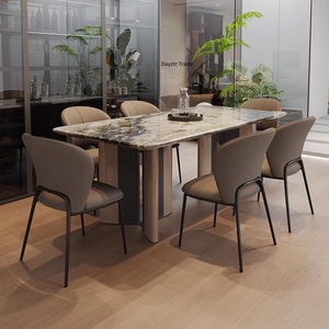 Mesa de Comedor Rectangular Contemporánea Daystar Trade de Madera Maciza con Base de Pedestal Curvo y Tapa de Mármol Blanco Dorado Personalizable - Product Image 1