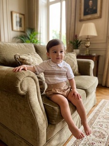 Ensemble de Combinaison d'Été Deux Pièces pour Bébé Garçon Bonbiti, Tissu Doux en Coton/Polyester Blanc, Pantalon Marron, Design Plissé Géométrique, OEM/ODM - Product Image 4