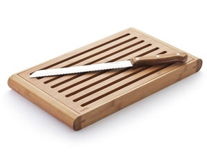 Planche à découper en bambou avec bac à miettes - Product Image 3