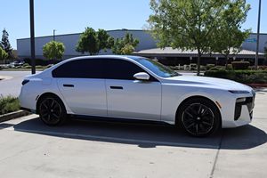 Excelente Auto Usado de Última Generación 2023 BMW i7 xDrive60 Sedán Listo para Enviar a Todo el Mundo - Product Image 6