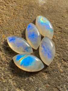 5 piezas de piedras preciosas calibradas de piedra lunar arcoíris, cabujones marquise, piedras sueltas naturales para la fabricación de joyas - Product Image 2