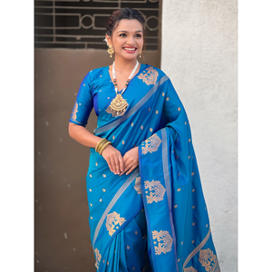 Sari Tradicional de Seda Suave Azul con Bordado Zari, Elegante Vestido de Novia - Product Image 5