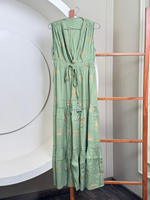 2025 nouveau élégant sans manches Maxi robe femmes à plusieurs niveaux col en v robe d'été décontracté vacances longues grande taille robes avec taille cravate