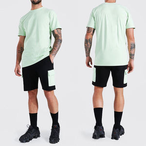 Ensemble décontracté deux pièces pour homme : T-shirt et short cargo écologiques, respirant et confortable, idéal pour l'été, style sportswear et streetwear - Product Image 5