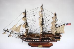 Maqueta de Velero de Madera Pintada a Mano USS CONSTITUTION, Personalizada, Antigua, Coleccionable, Temática Oceánica, de Sobremesa, Ho Chi - Product Image 3