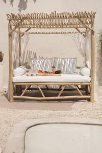 Chaise longue à baldaquin en teck massif artisanal, mobilier moderne pour extérieur, jardin, bord de piscine, villa, hôtel, projet hôtelier, avec coussin - Product Image 6