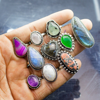 Bagues artisanales délicates pour femmes en laiton plaqué argent, avec cristaux et pierres précieuses assorties, serties en clos multi-formes, bijoux fantaisie