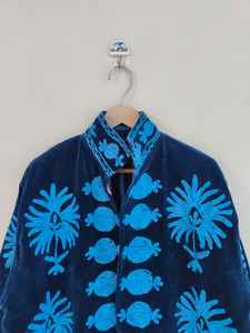 Veste courte en velours brodée Suzani bleue, faite à la main, design vintage œil porte-bonheur, écologique, réversible, hiver, bohème, hippie, cadeau - Product Image 2