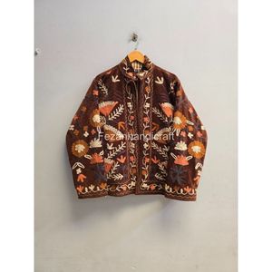 เสื้อเบลเซอร์กำมะหยี่ปักลายดอกไม้สำหรับผู้หญิง คอจีน แขนยาว เหมาะสำหรับใส่ในฤดูใบไม้ร่วง ของขวัญ - Product Image 1