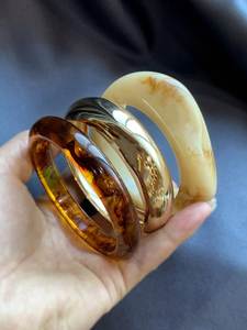 Bracelet artisanal en résine écologique avec effet tourbillon coloré, peint à la main, bijoux de mode faits à la main pour un usage quotidien - Product Image 2