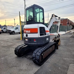 Miniexcavadora Bobcat E45 avanzada, diseñada para excavaciones de precisión, con rendimiento del motor confiable, fácil operación y máxima eficiencia. - Product Image 4