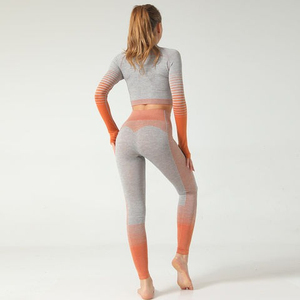 Ensemble de yoga sans couture 2 pièces en tissu intelligent respirant et écologique de qualité supérieure pour femme, collection mode 2026, imprimé, vente en gros - Product Image 4