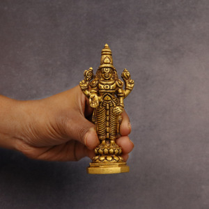 Ídolo de Latón de Tirupati Balaji, Estatua Religiosa de Venkateshwara Vishnu Bañada en Oro, Decoración para el Templo del Hogar - Product Image 4