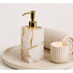 Distributeur de savon en marbre blanc naturel avec pompe dorée, flacon carré moderne en pierre pour lavage des mains, idéal pour hôtels de luxe et salles de bain à domicile - Product Image 4