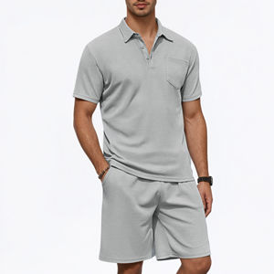 Ensemble polo deux pièces gris pour homme, chemise à manches courtes en tricot gaufré texturé et short assorti, tenue décontractée d'été - Product Image 2