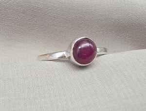 Anillo de rubí ovalado natural, hecho a mano en plata de ley 925 para mujer - Product Image 5