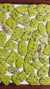 Pierre précieuse naturelle Atlantisite de qualité supérieure AAA+, cabochons de tailles et formes variées, Stichitite, pierres précieuses Atlantisite en vrac à dos plat - Product Image 2