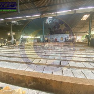 Caoutchouc naturel vietnamien RSS1/RSS3 nervuré fumé en balles pour la production de pneus - Usine de caoutchouc NGOC CHAU, Ho Chi Minh - Product Image 4