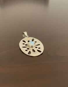 Collier et pendentif en argent allemand pour femme, bijoux classiques en pierre précieuse, pierre de lune naturelle ovale, fabrication artisanale. - Product Image 1