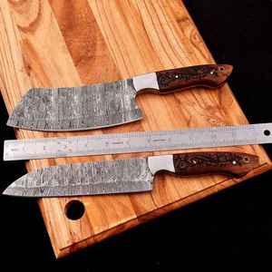 Ensemble de couteaux de cuisine en acier Damas sur mesure, 2 pièces, couteau de chef et hachoir forgés à la main avec manche en bois sculpté, gravé professionnellement - Product Image 5