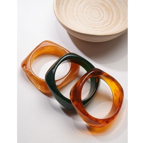 Bracelets en résine acrylique faits à la main pour femmes, bracelets de créateurs uniques - Product Image 3