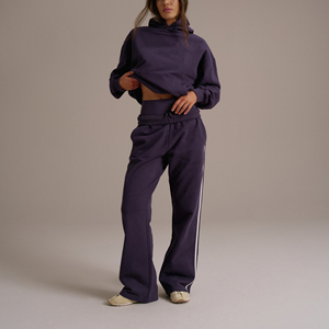 Conjunto Deportivo Casual de Felpa Premium para Mujer: Sudadera Oversize y Pantalones Anchos - Product Image 1