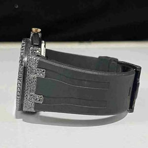 Montre-bracelet en moissanite pour homme et femme avec cadran blanc numérique, design luxueux personnalisé fait main, bracelet en caoutchouc - Product Image 4