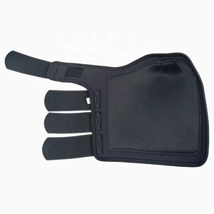 Protège-tendons en maille premium pour chevaux, légers et respirants, avec coque de protection robuste pour un confort optimal lors de la pratique quotidienne de l'équitation - Product Image 3