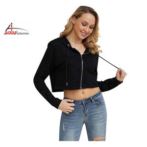 Haute Qualité Blanc Personnalisé Logo Manches courtes Crop Top À Capuche court Femmes Coton Décontracté Sweats Offre Spéciale Prix raisonnable - Product Image 1