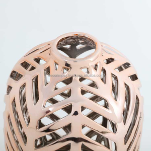 Metal al por mayor decoración del hogar mesa central multiusos flor redonda recortada florero oro estilo antiguo metal fundido - Product Image 3